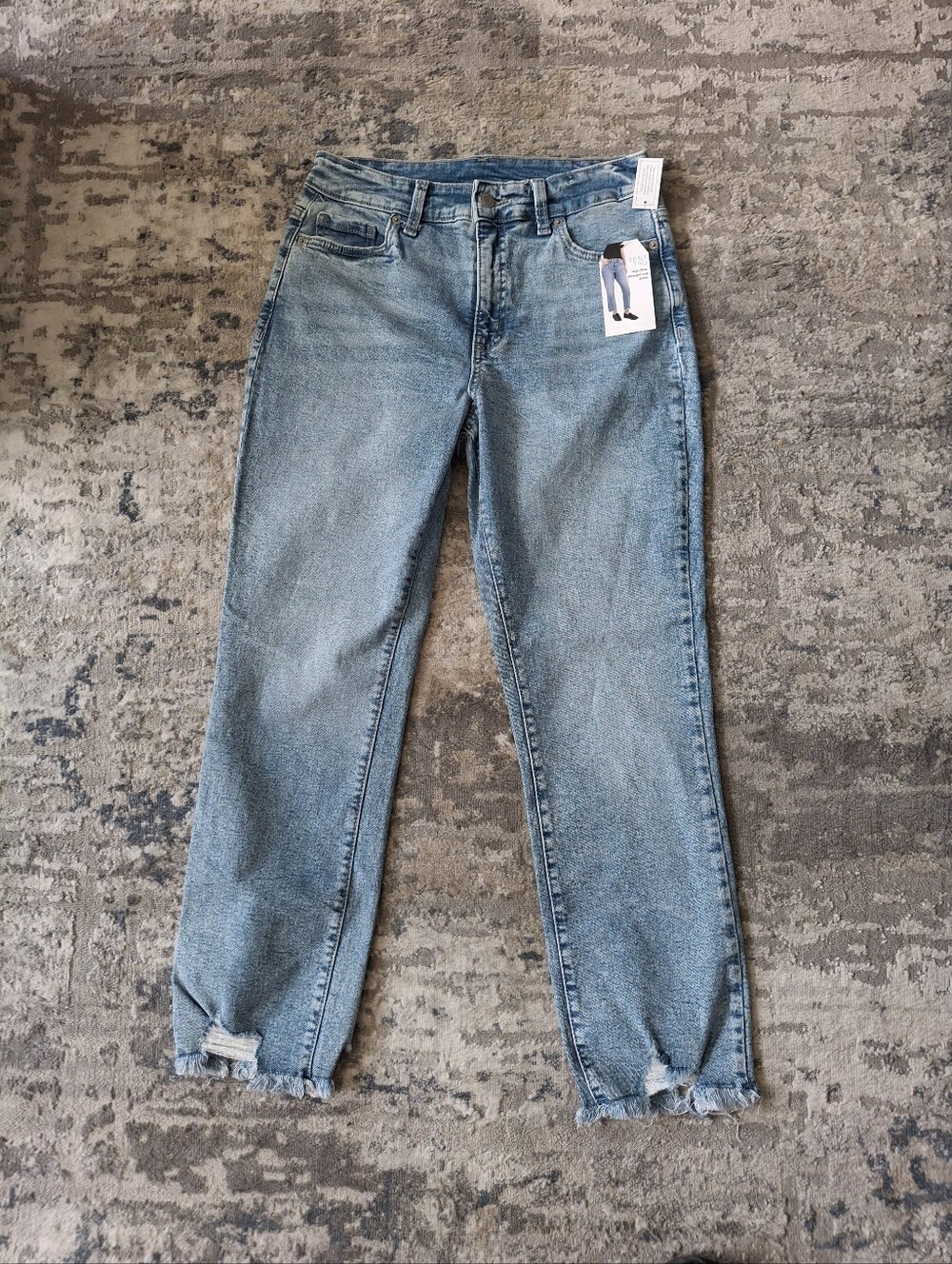 NEW Time & Tru Size 4 High Rise Straight Leg Ankle Jeans in Light Blue Wash